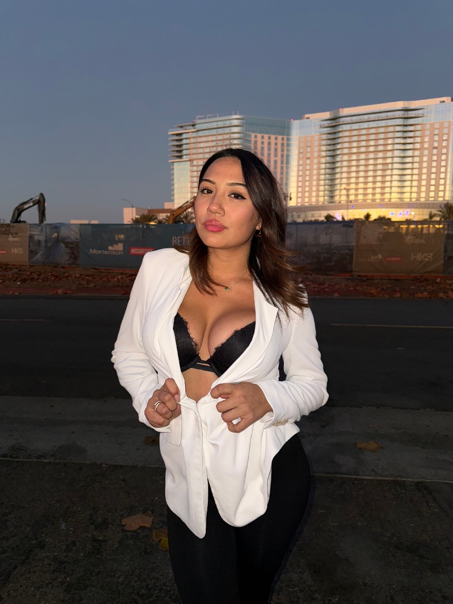 Take a pause and enjoy Ali Cruz — streaming from Veracruz