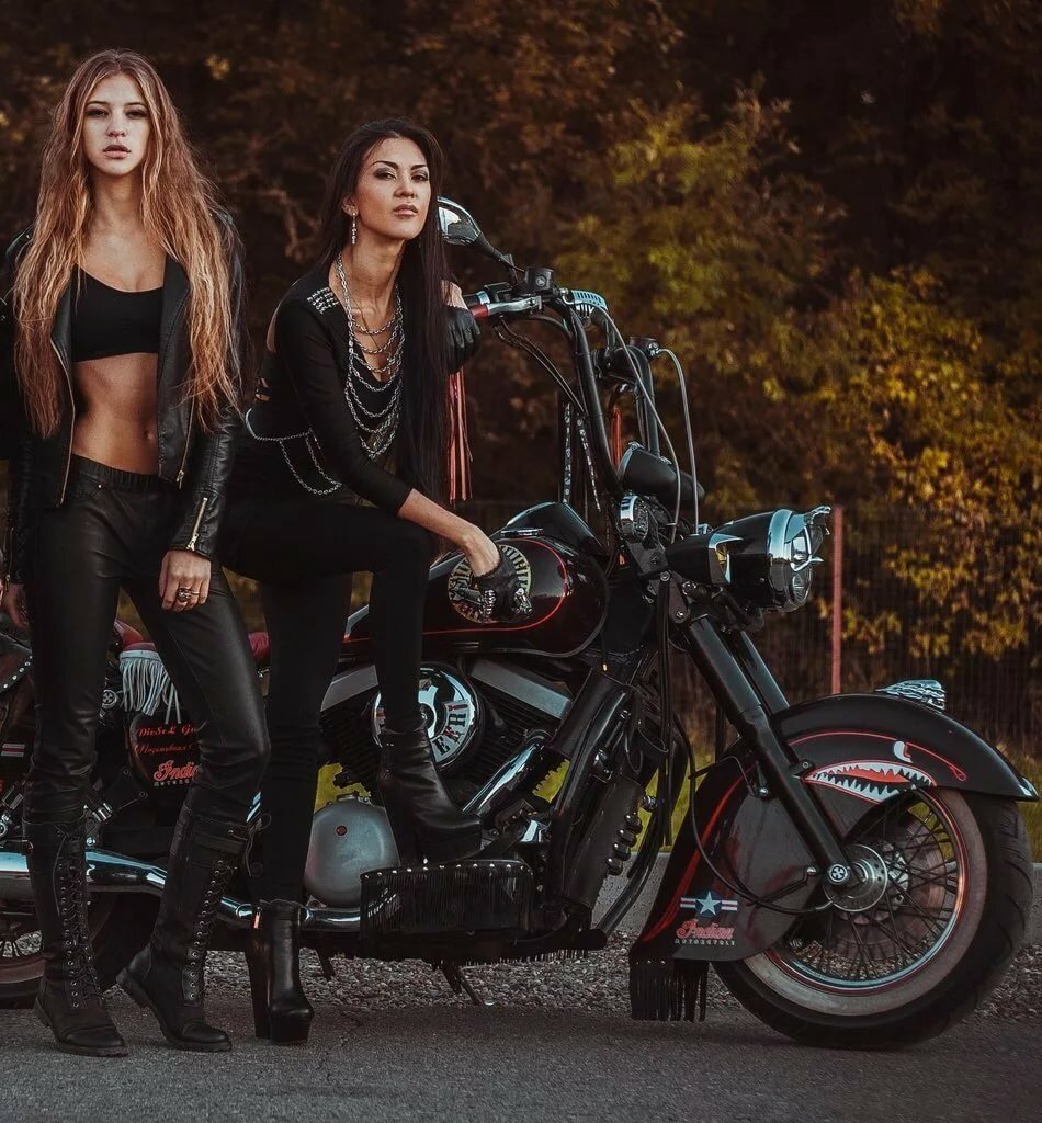 Beautiful girls and bikes in Veracruz