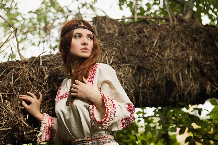 Women in Slavic costumes in Veracruz