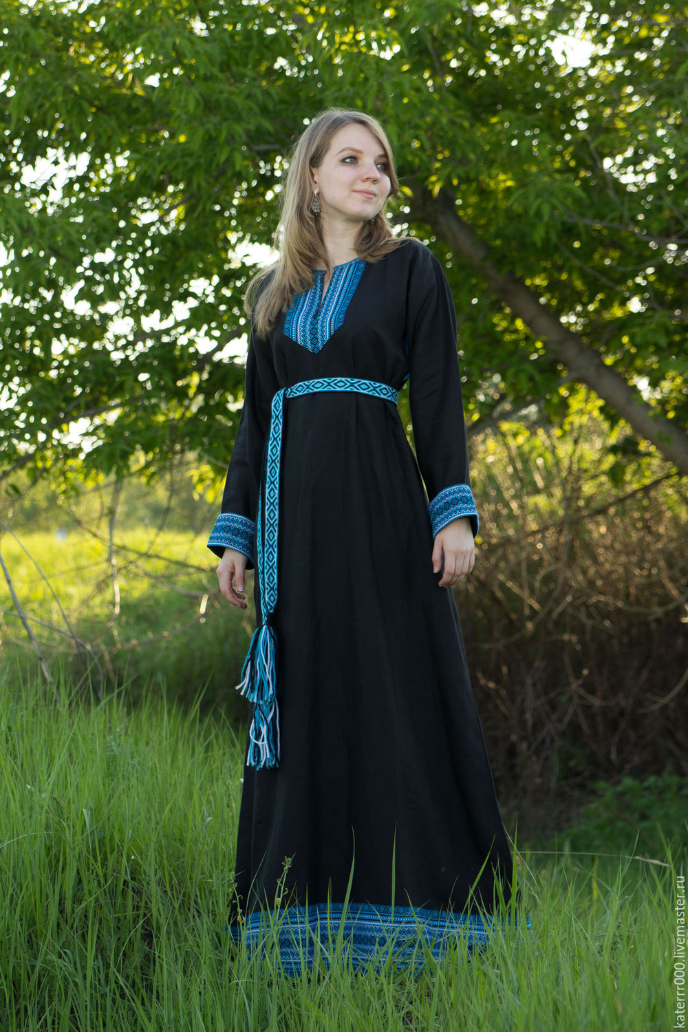 Women in Slavic costumes in Veracruz