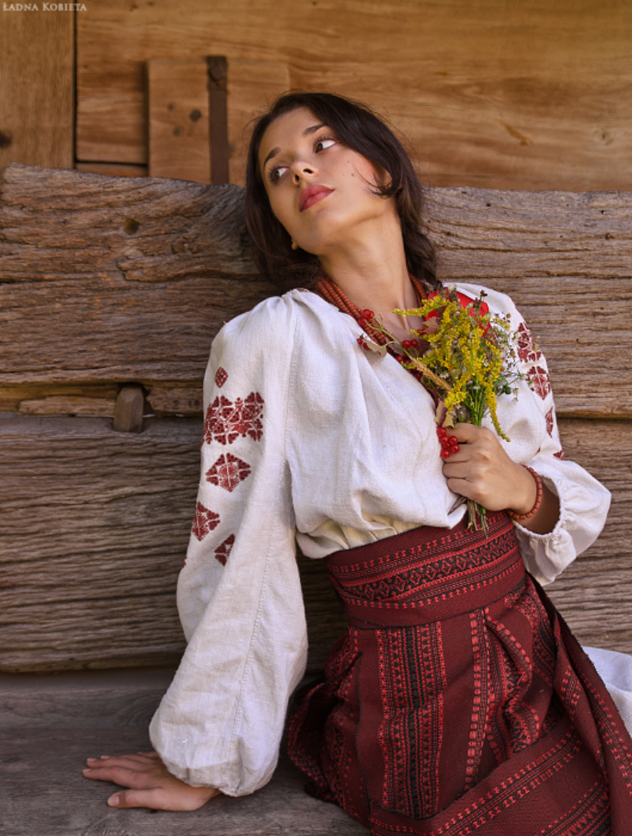 Girls in Slavic costumes in Veracruz