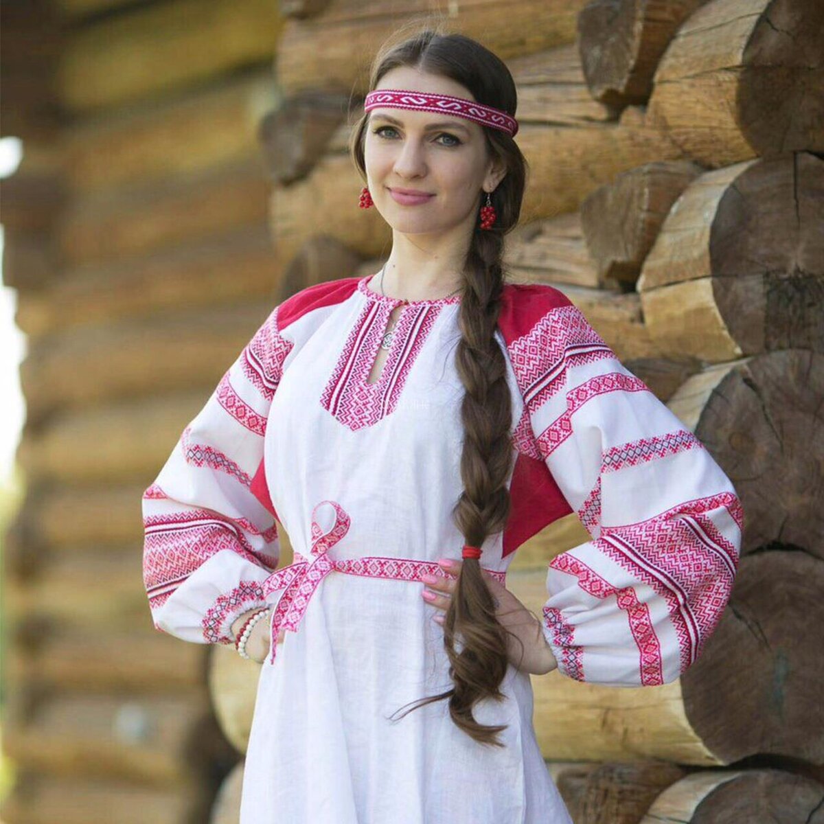Girls in Slavic costumes in Veracruz