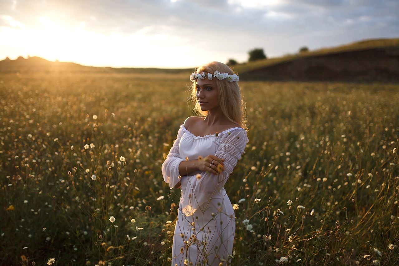 Girls in Slavic costumes in Veracruz